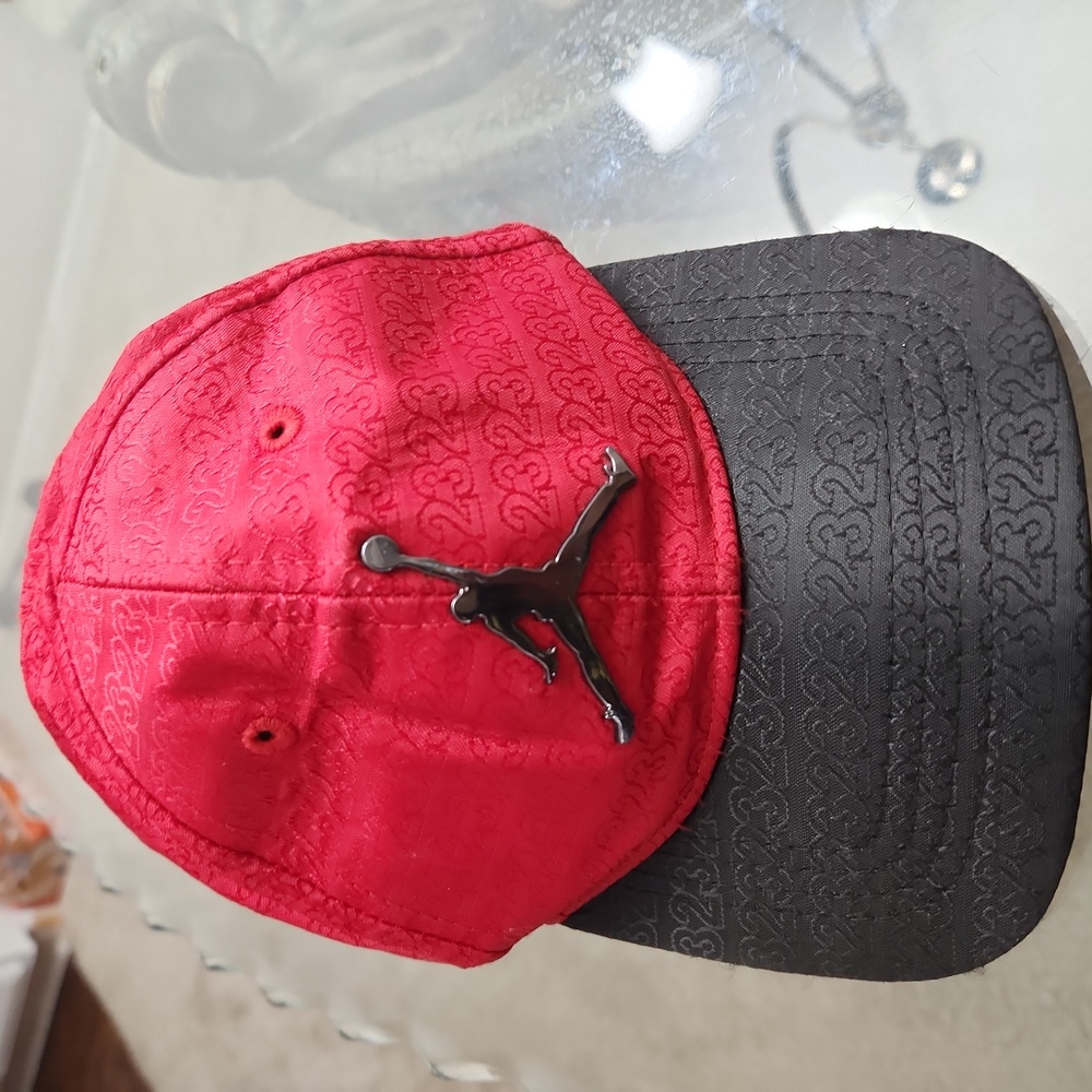 Infant Jordan cap... red and black
